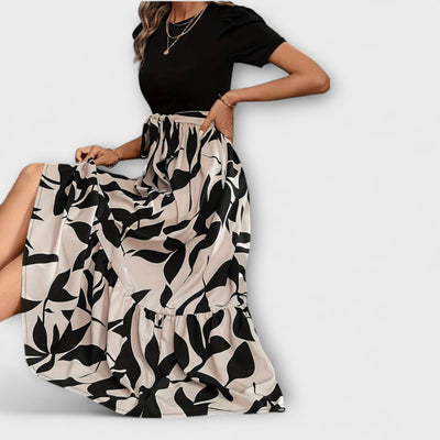 Luna - Sommerkjole med blomsterprint og rund hals