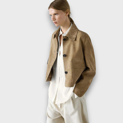 Naomi – Elegant suede jakke med klassisk snit