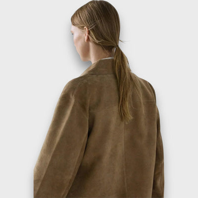 Naomi – Elegant suede jakke med klassisk snit