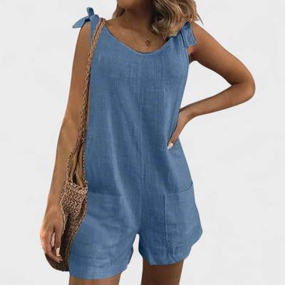 Maia - Kort jumpsuit med lommer på skuldrene og snore