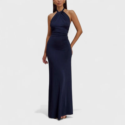Klara – Curvy kjole i silke med halterneck