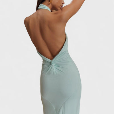 Klara – Curvy kjole i silke med halterneck