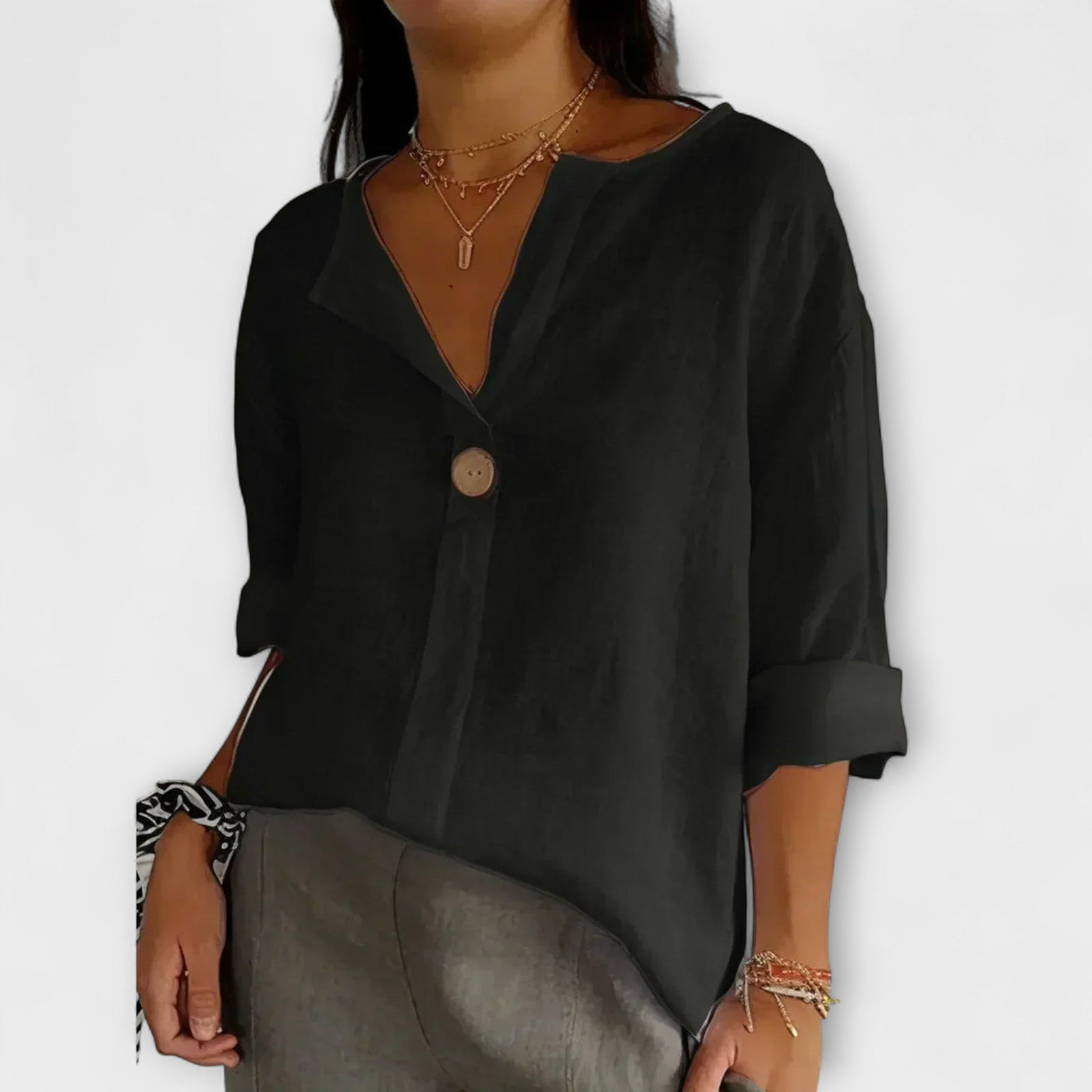 Nicole - Stilfuld Bluse med V-Udskæring