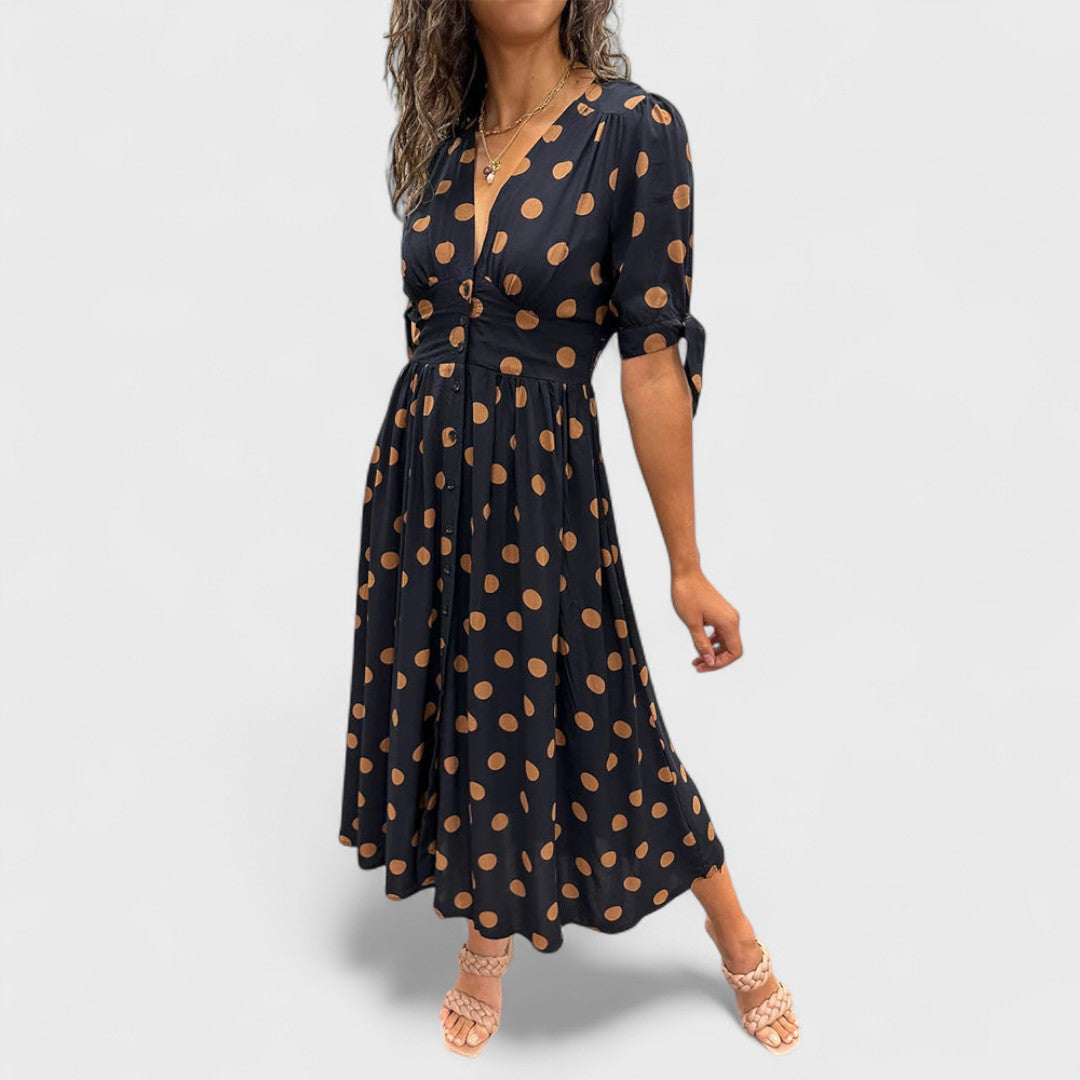 Monique - Elegant Kjole med Prikker