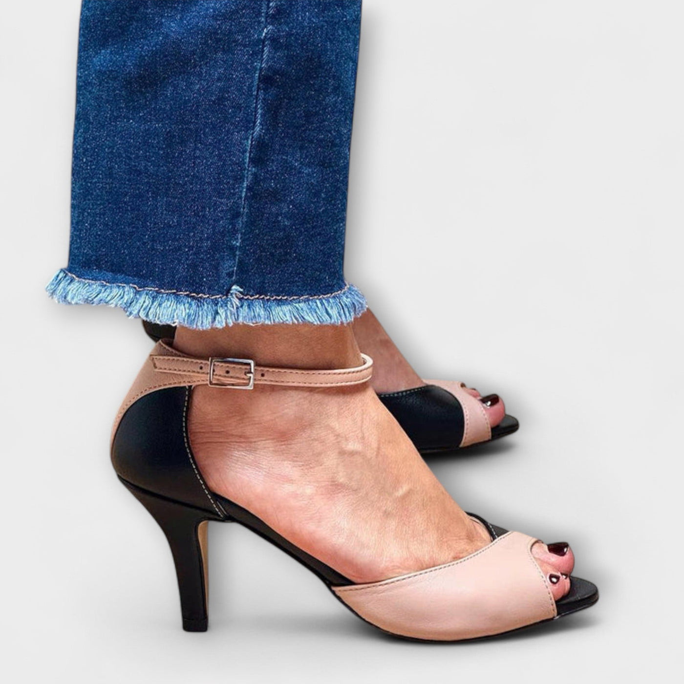 Noirella – To-farvet elegance i rosa