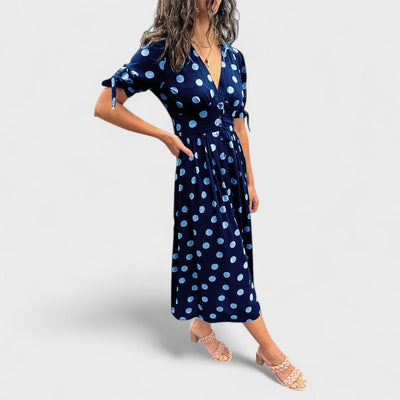 Monique - Elegant Kjole med Prikker