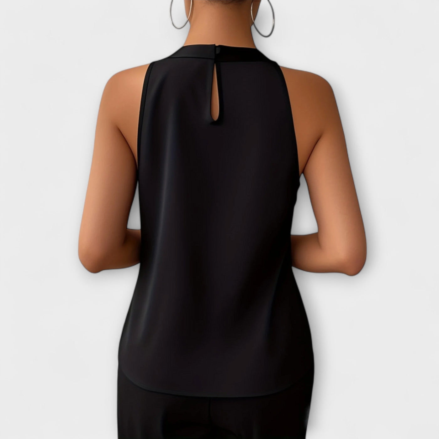 Skye - Elegant satinbluse med off-shoulder-design