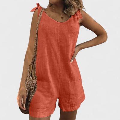 Maia - Kort jumpsuit med lommer på skuldrene og snore