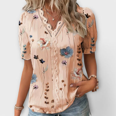 Emily - Modet Bluse med spidse Udsnit