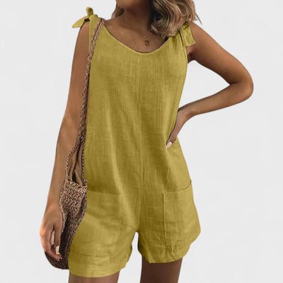 Maia - Kort jumpsuit med lommer på skuldrene og snore