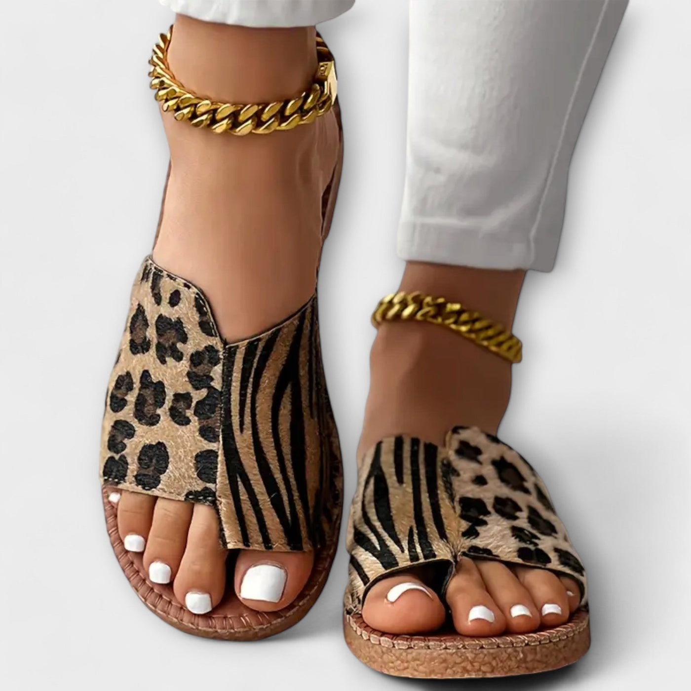 Smukke tofarvede pantofler med leopardmønster