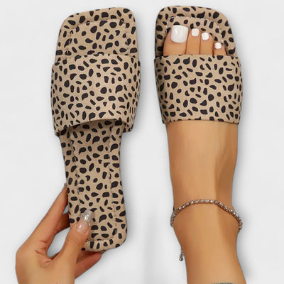 Flade slippers med leopardmønster