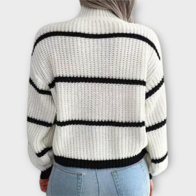 Chavala - Rullekrave sweater med striber