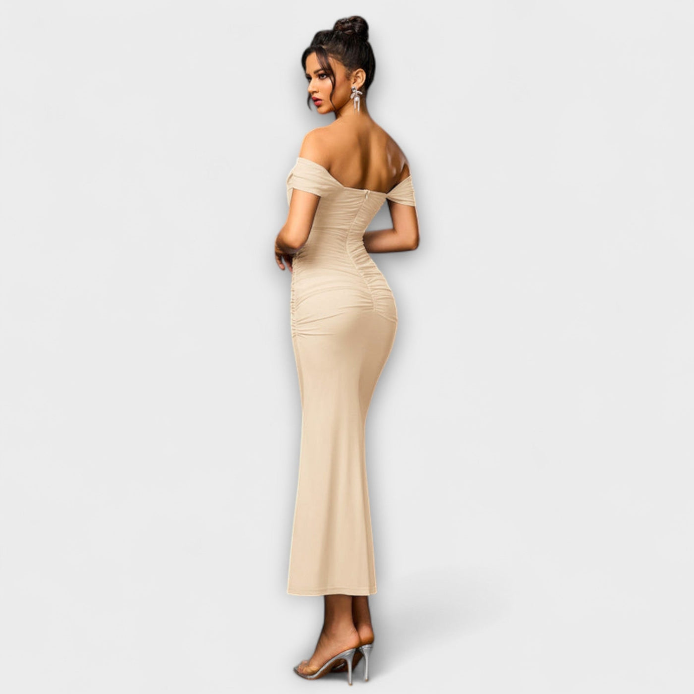 Ione - Off-Shoulder Raffung Bodycon Kjole