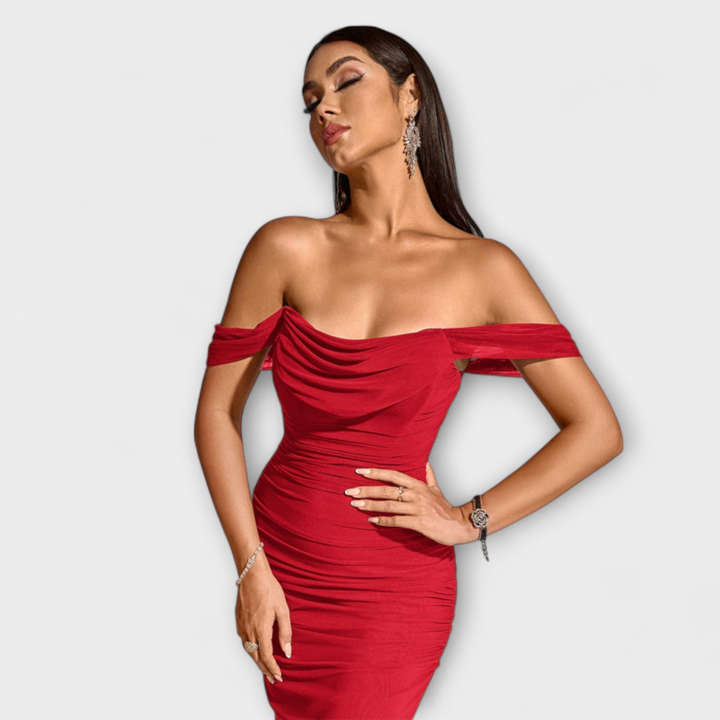 Ione - Off-Shoulder Raffung Bodycon Kjole