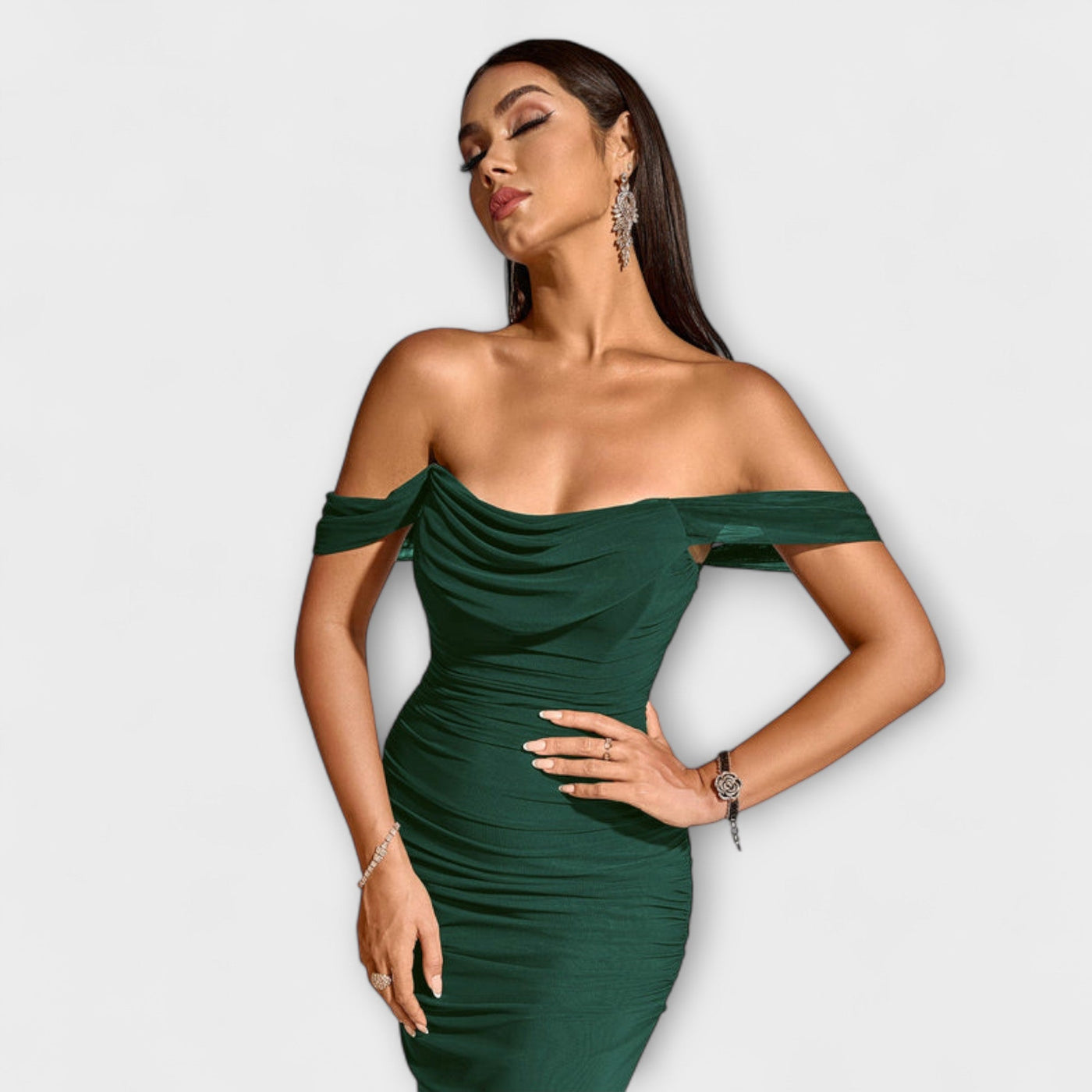 Ione - Off-Shoulder Raffung Bodycon Kjole