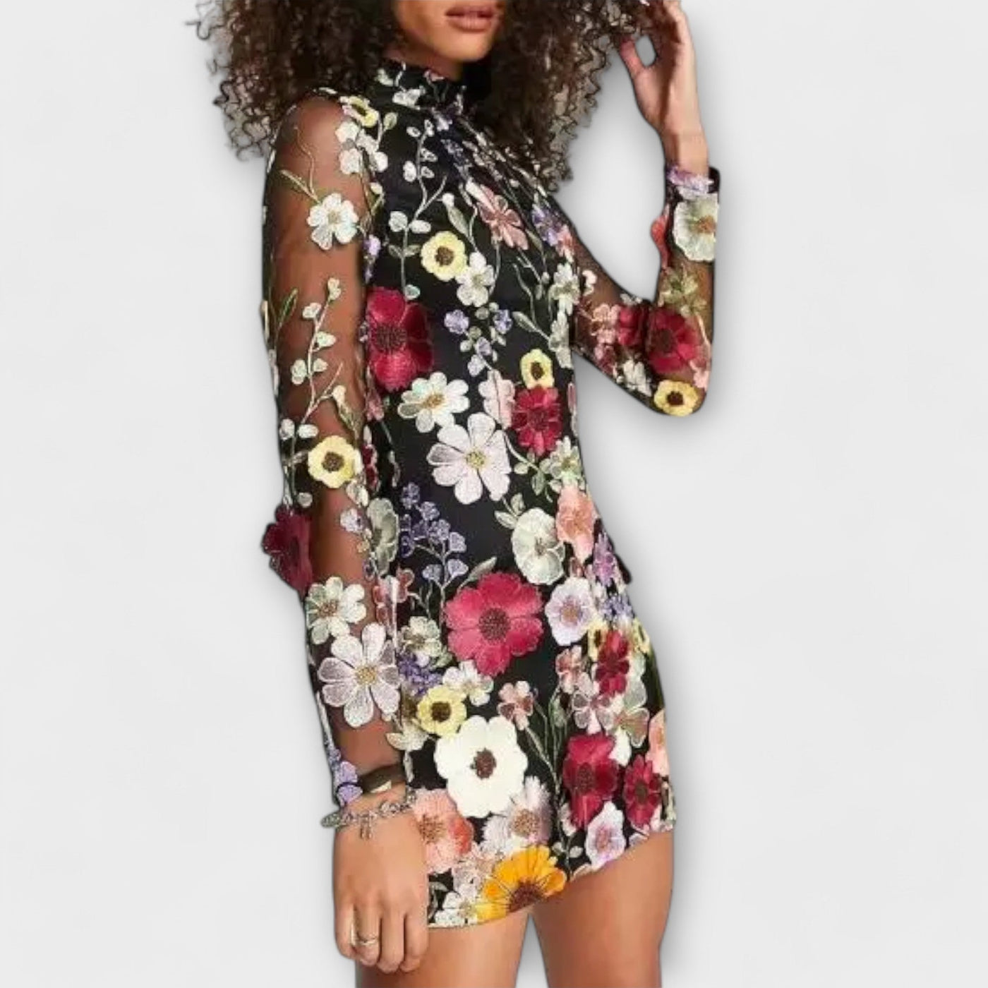Dolores - Kjole med 3D-blomsterdesign