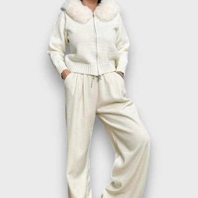 Alisanne – Strikjakke med lynlås og krave i faux fur