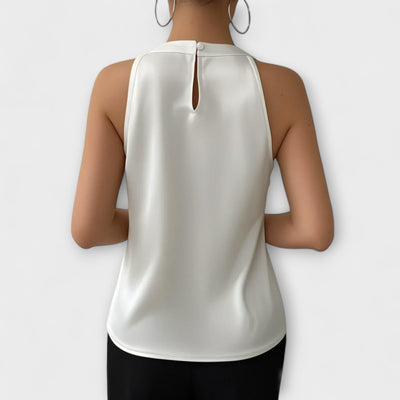 Skye - Elegant satinbluse med off-shoulder-design