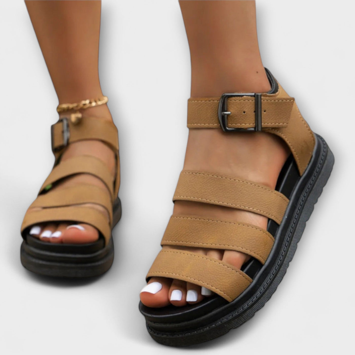 Renee – Sandaler med flere stropper og spænde