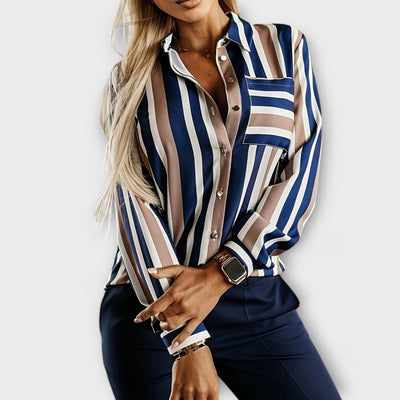 Emily - afslappet og rolig stribet bluse