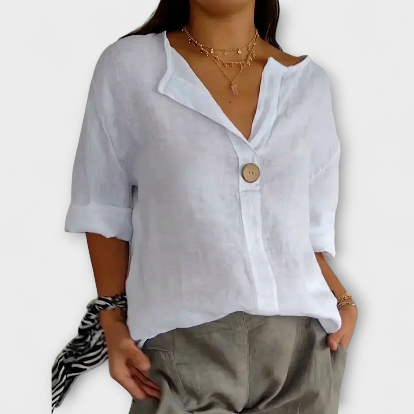 Nicole - Stilfuld Bluse med V-Udskæring