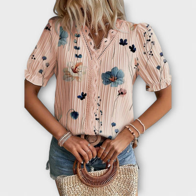 Emily - Modet Bluse med spidse Udsnit