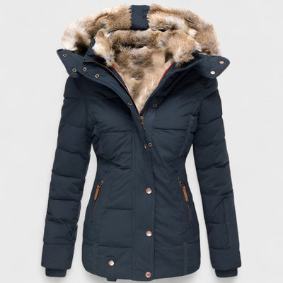 Annamarie - Puffer med hætte og slank fit design